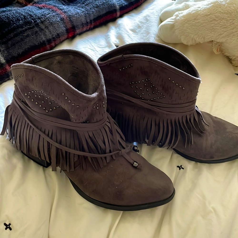Not Rated boots size 8-8.5